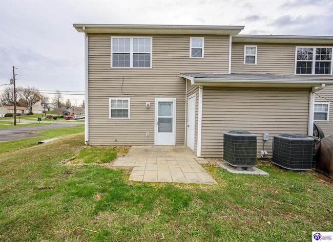 Building Photo - 128 Skyline Dr