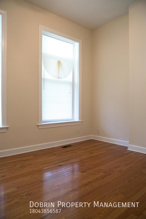 Building Photo - HUGE 2 Bed - HIGH CEILINGS & NATURAL LIGHT