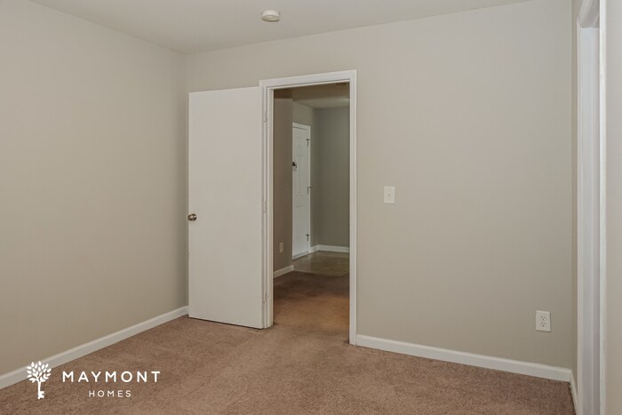 Building Photo - 124 Vancouver Rd