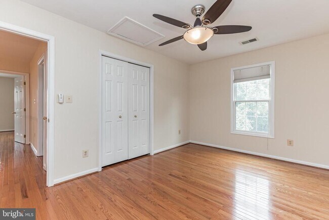 Building Photo - 13907 Willow Tree Dr