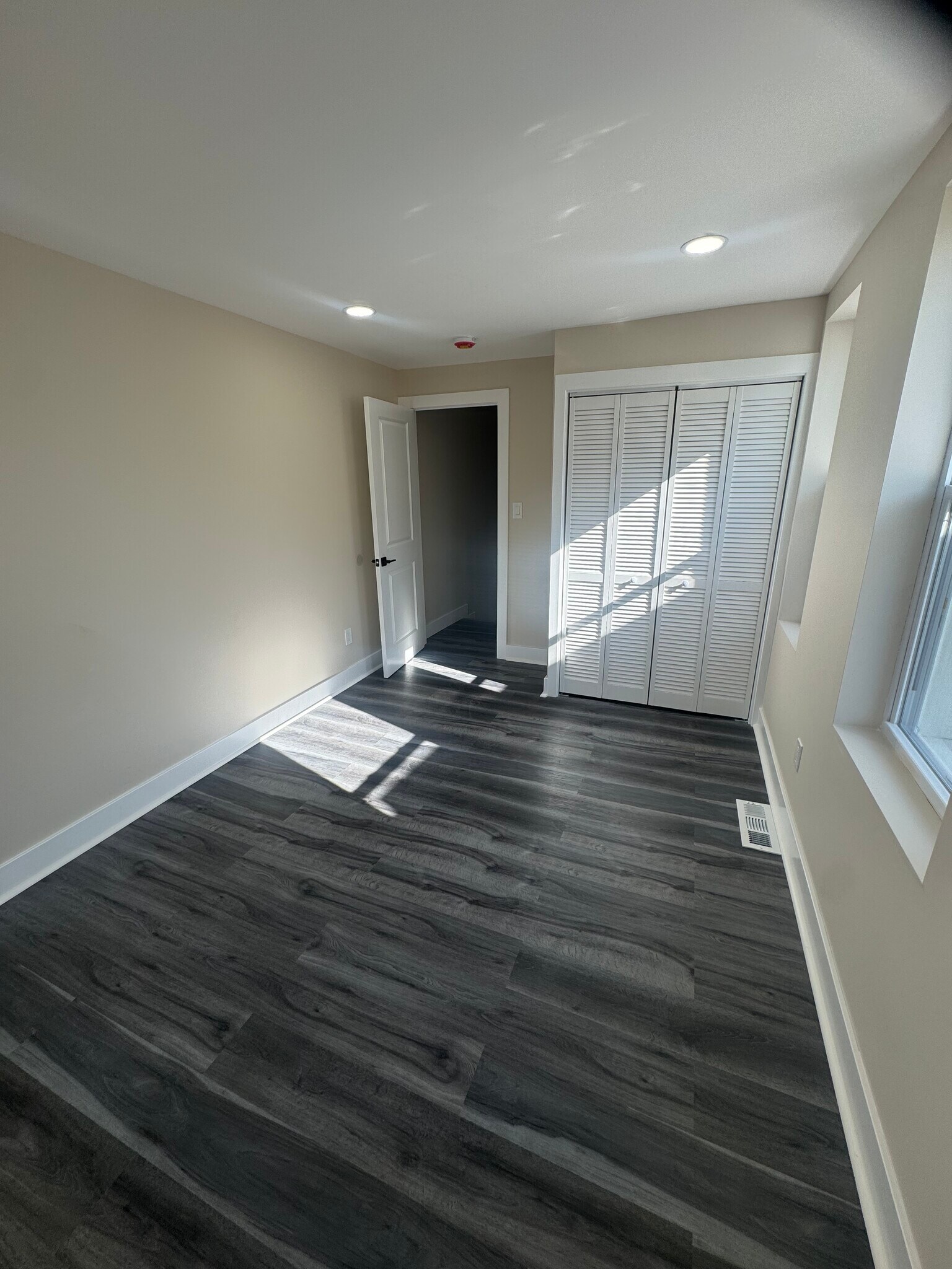 Building Photo - 459 E High St