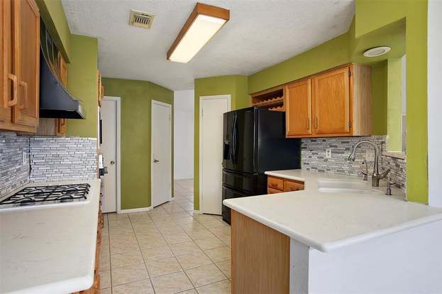 Building Photo - 8514 Greenleaf Lake Dr