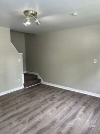 Building Photo - 422-426 Cedar Drive