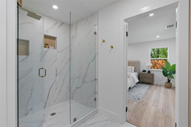 Building Photo - 5604 Overbrook Dr