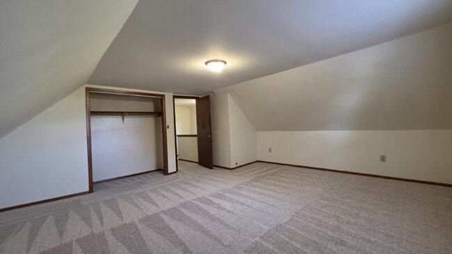 Building Photo - Charming 3-Bedroom  Refurbished Duplex  on 911  Suprise Ending Rd  New London