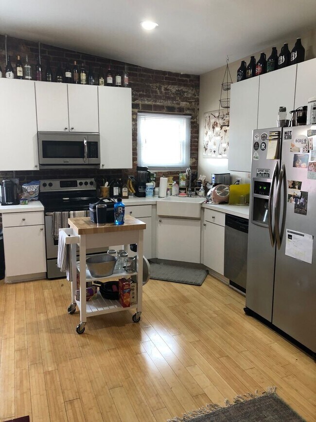 Building Photo - West Main Street Apartments (market st)