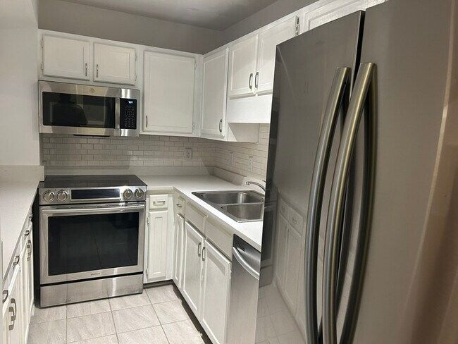 Building Photo - Move-in Ready Luxurious 2 bedroom, 2 bathroom affordable condo in Hoover, Alabama