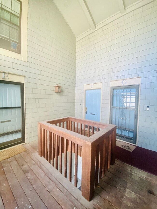 Building Photo - {12030 - F}  Updated Condo in Fantastic Location + Top Floor + Covered Parking Included + Private...