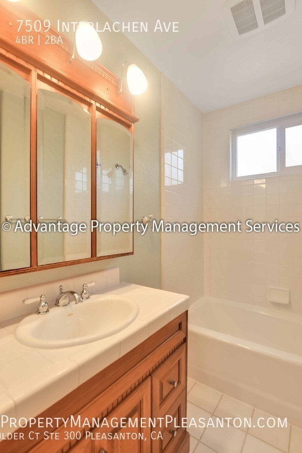 Building Photo - 7509 Interlachen Ave