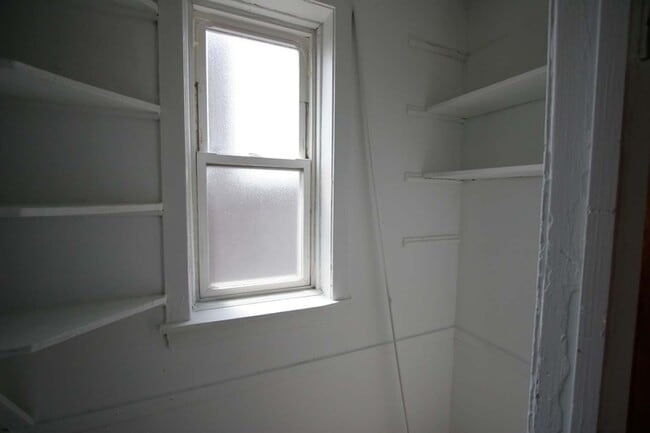 Floorplan - 925 East 46th Street