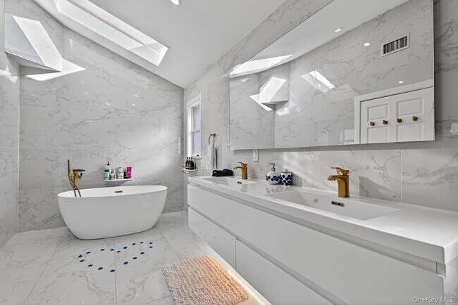 Building Photo - 66 Murray Dr