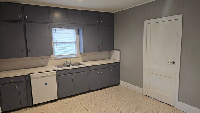 Building Photo - 18327 Blake Manor Rd