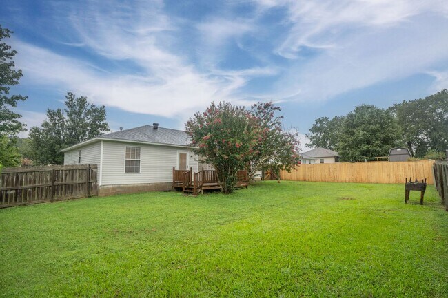 Building Photo - Updated 3 Bedroom Home in Cabot