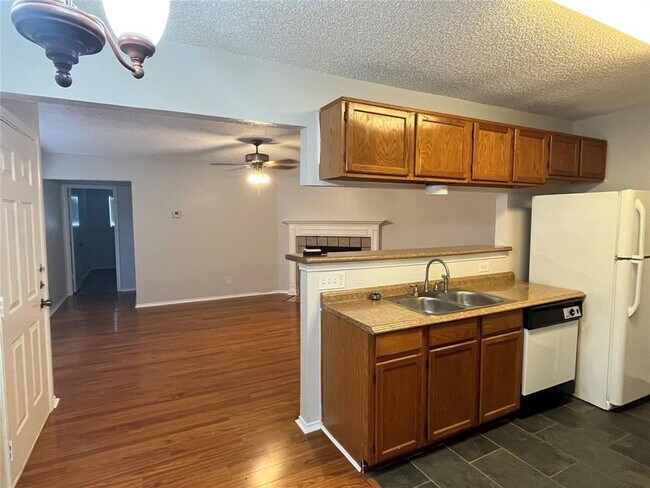 Building Photo - 9113 Japonica Ct