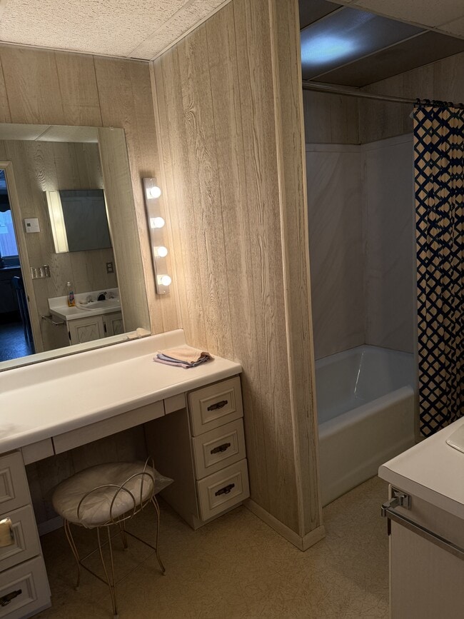 Building Photo - 52 Ostrum Rd