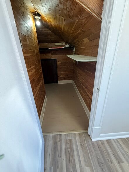 LARGE closet storage in upstairs bedroom #2 - 3068 Bellerive Dr