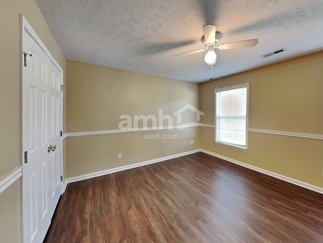 Building Photo - 453 Dakota Run