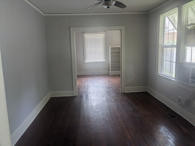 Building Photo - 3315 W Markham St