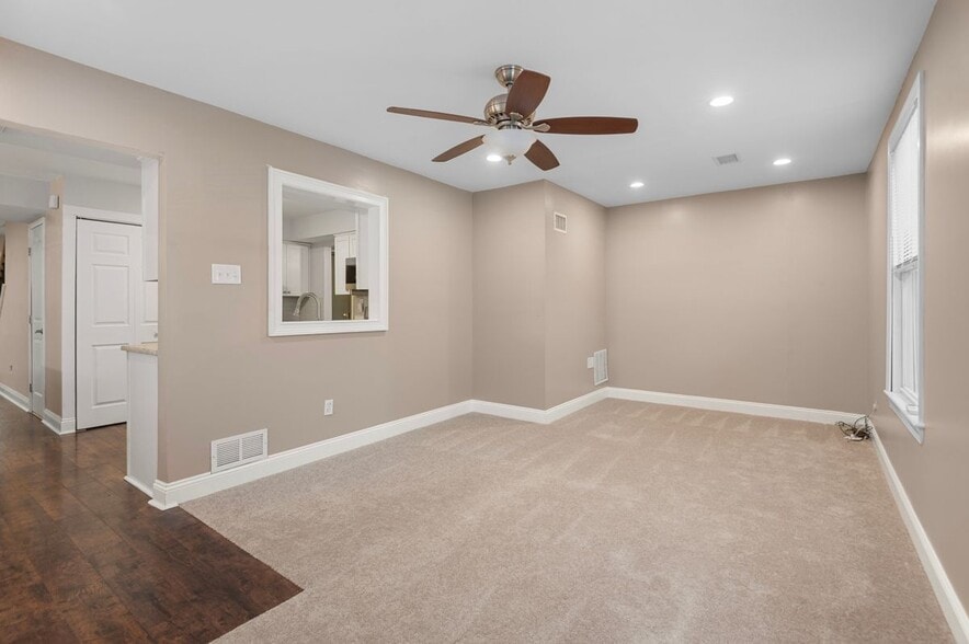 Building Photo - 6420 Thomas Paine Ct