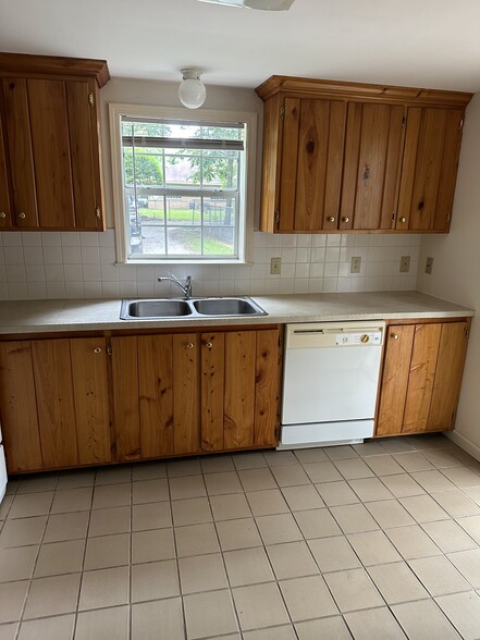 Kitchen - 2414 Vance Ave