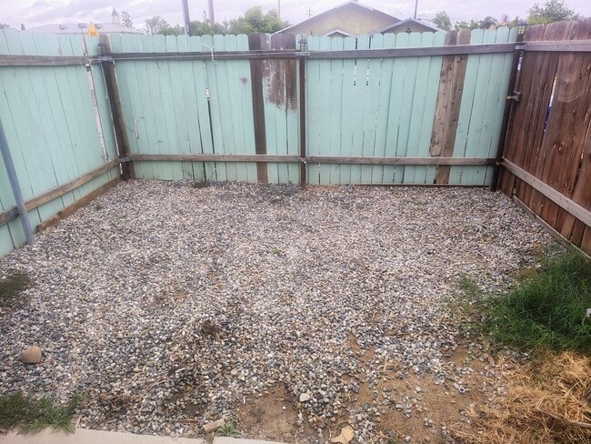 Building Photo - Yose-Gree