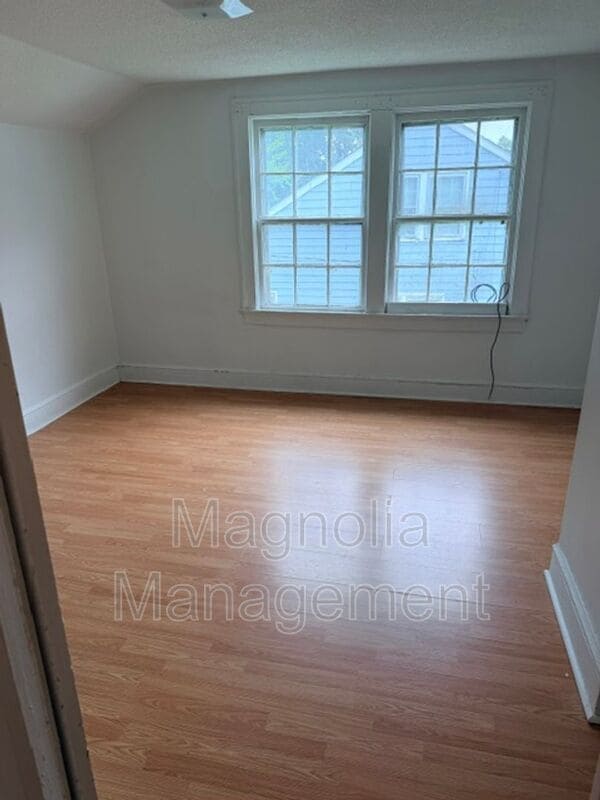 Building Photo - 1440 Perry Ave