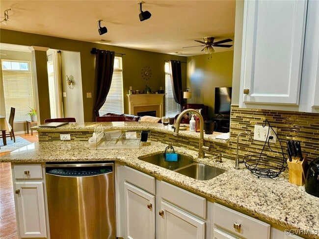 Building Photo - 4537 Spring Moss Cir