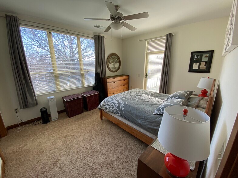 Building Photo - 1917 Monroe St