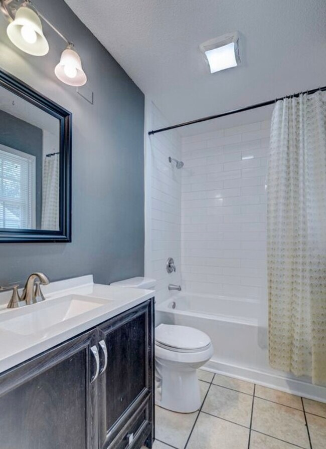 Building Photo - 6700 Batsonwood Ct