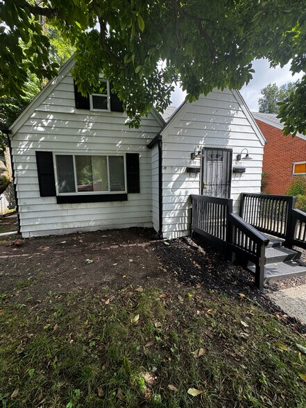 Primary Photo - 1708 Cone St