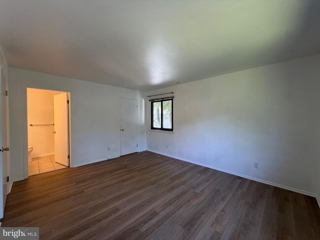 Building Photo - 716 Woodhollow Dr
