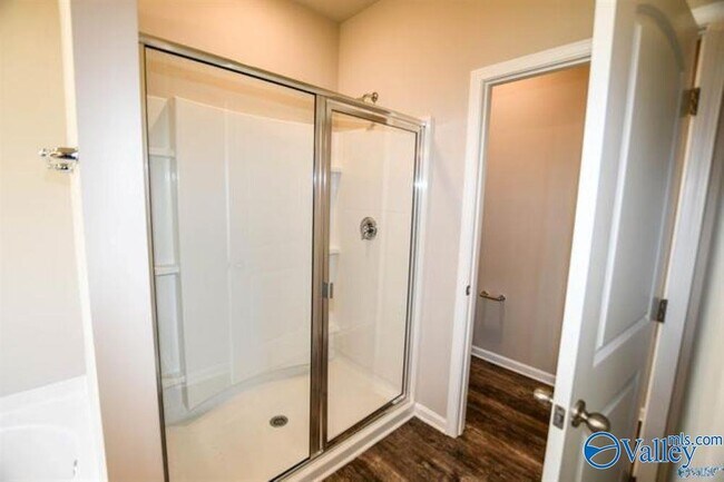 Building Photo - 120 Delilah Ln