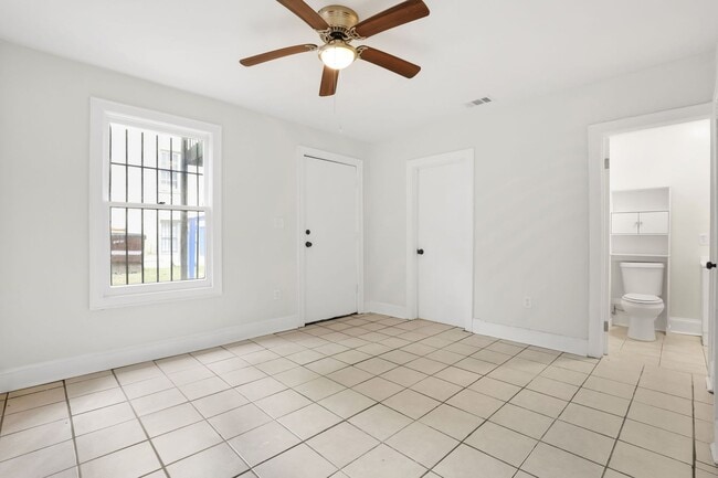 Building Photo - Downtown Savannah Condo for Rent