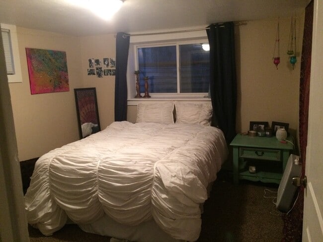 Building Photo - Aug 1st 2026/2027 Pre-leasing Close to 1.5 Blks to CSU & Old Town