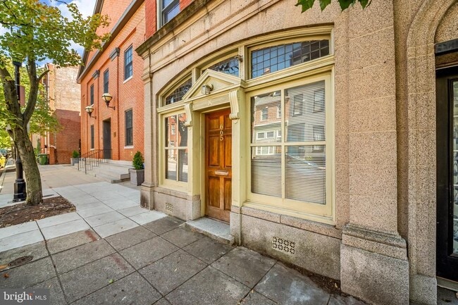 Building Photo - 665 Washington Blvd