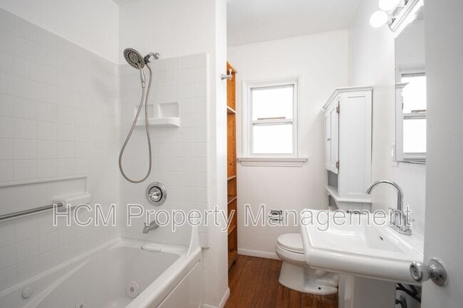 Building Photo - 1781 1/2 Washington Way