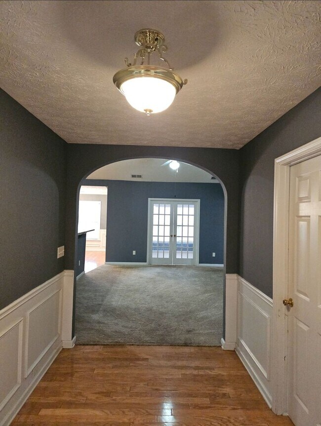 Building Photo - Well Kept Union City Home, 3BR, 2BA