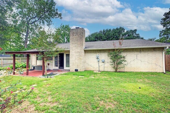 Building Photo - 17910 Navajo Trail Dr