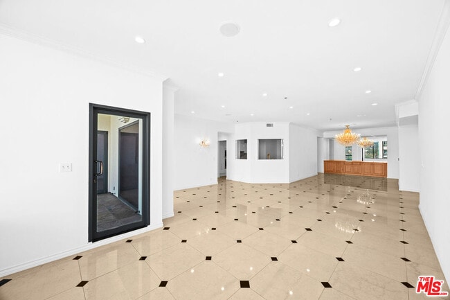 Building Photo - 10724 Wilshire Blvd