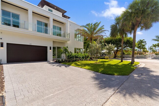 Building Photo - 221 Shore Ct