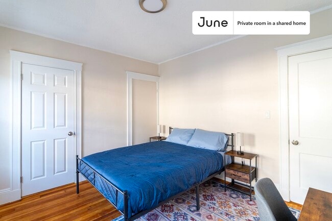 Building Photo - Room in Shared 6 bed/2 bath home in Allston