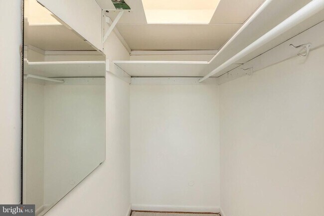 Building Photo - 10650 Weymouth St