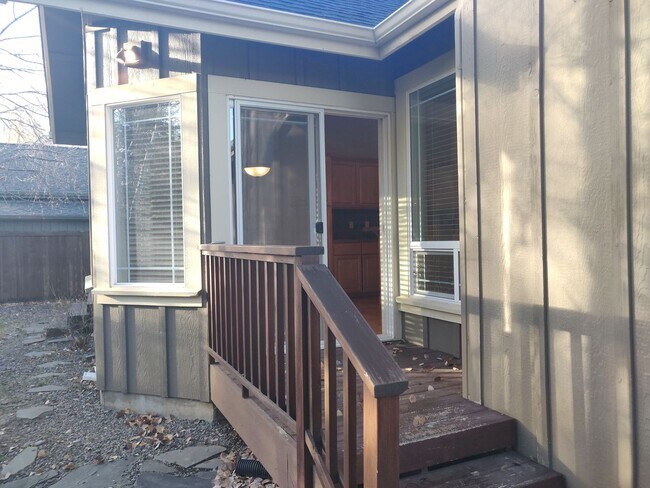 Building Photo - Stunning 4x2 with all bedrooms on the main...