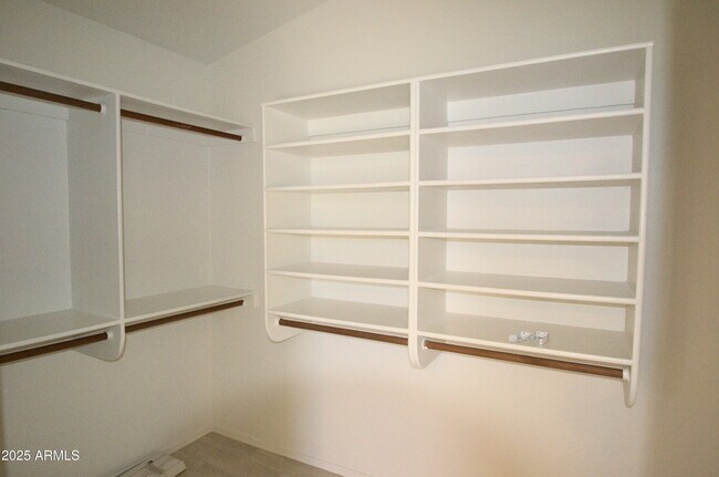 Building Photo - 7929 W Wescott Dr