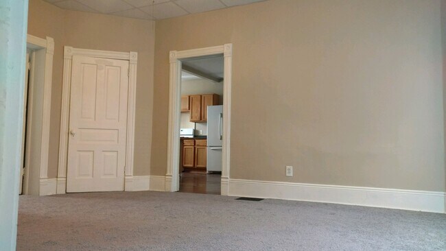 Building Photo - 703 W Olive St