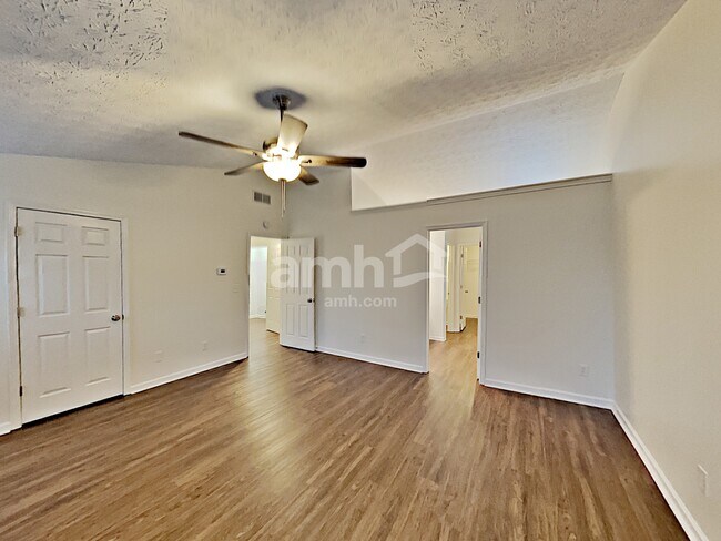 Building Photo - 1720 Mission Park Ct