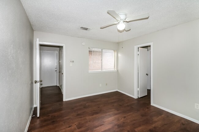 Building Photo - 7506 Tetela Dr