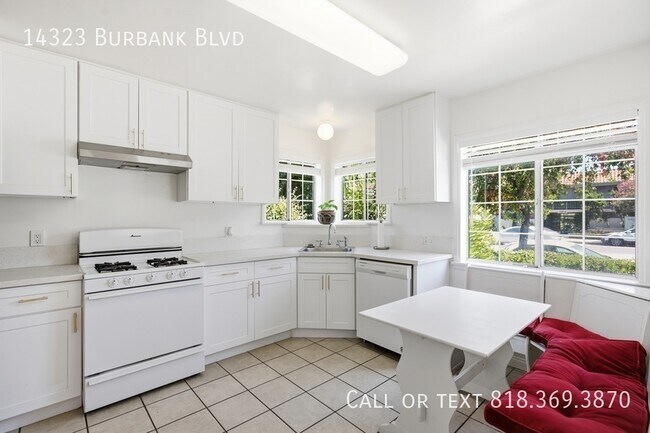 Building Photo - 14323 Burbank Blvd
