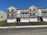 Building Photo - Mechanicsburg School District Town-Home Fo...