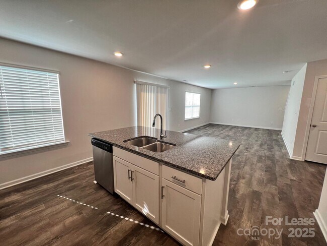 Building Photo - 7868 Whispering Strm Dr